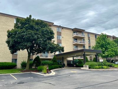 110 W Butterfield Rd APT 310S