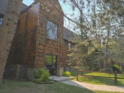 42950 Lakewoods Drive #105