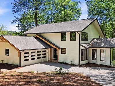 145 Broadwater Ct