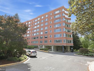 4200 Cathedral Ave NW APT 812