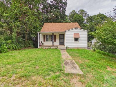 11 Circle Dr