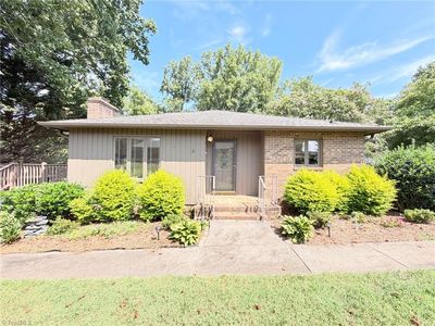 200 Ridgelea Ct