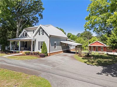 527 Main St