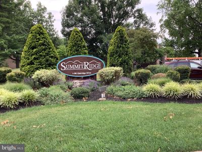 52 Oakridge Dr