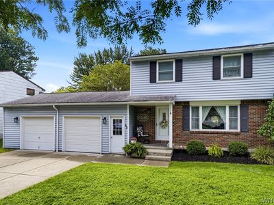 Property at 68 Lyrae Dr, Getzville, NY