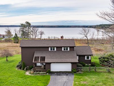 24 Fort Point Cove Road