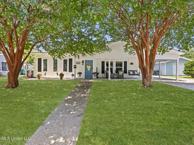 1109 Country Club Dr