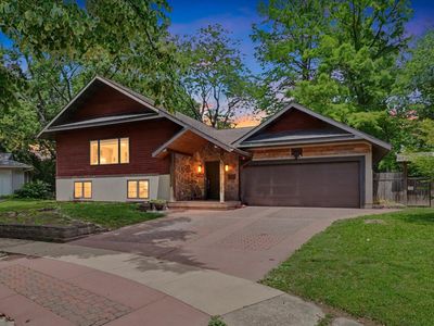 2304 E Shurts Cir