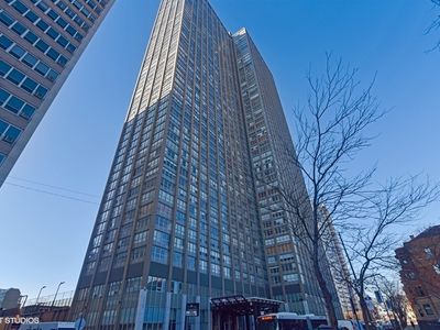 655 W Irving Park Rd APT 4202