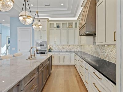211 San Mateo DR