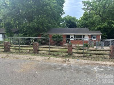 1103 Lewiston Ave