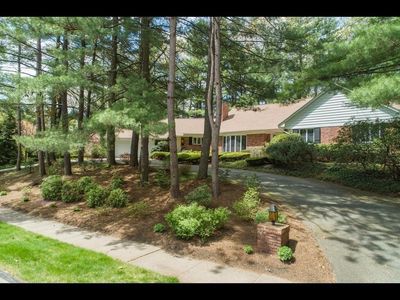 208 Tanglewood Dr