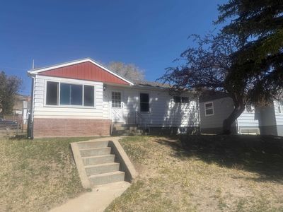 919 High St