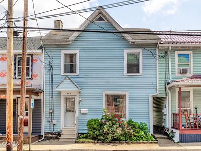 352 Pine St