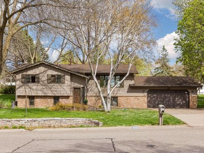 2720 Pineview Ln N