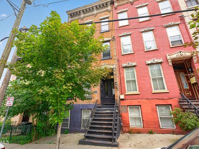 103 Ten Broeck Street