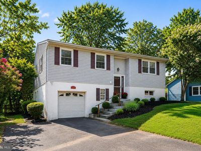 4 Hillcrest Dr