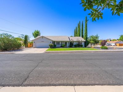937 W Yucca Ln