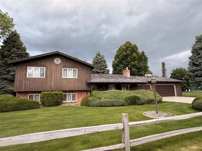 2221 Pauline Dr
