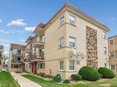 6251 N Northwest Hwy APT 1N