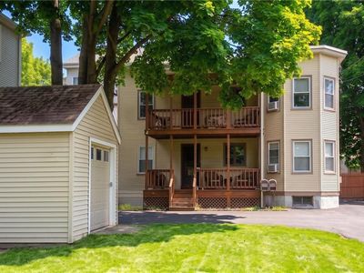 76 Dewey St