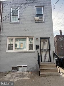 911 S 8th St