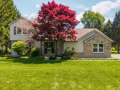 5819 Shagbark Dr