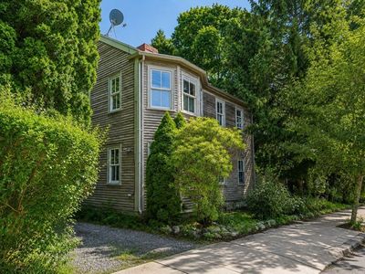 141 Hale St #2