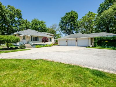 5221 Ridge Rd