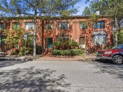 332 College Pl