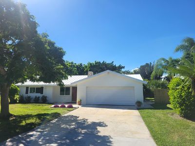 2416 NW Everglades Boulevard