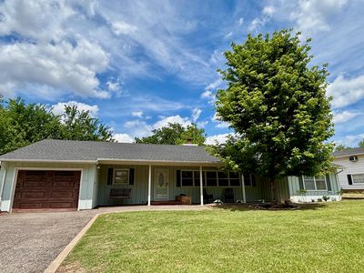 1522 W Wynona Ave