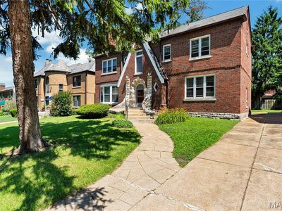 8015 Davis Dr