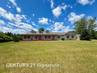 5689 Lawndale Rd