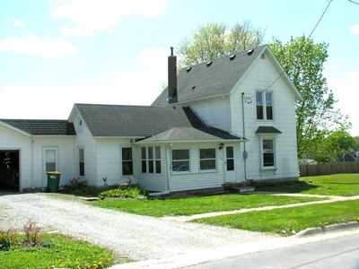103 2nd St SE