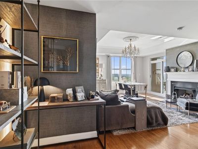2881 Peachtree Rd NE APT 1102