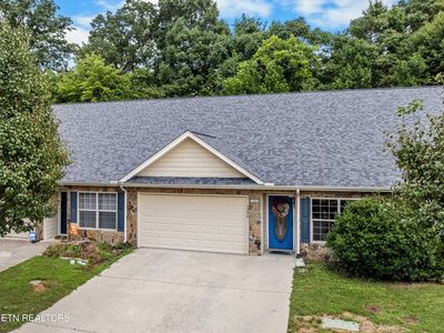 5290 Avery Woods Ln