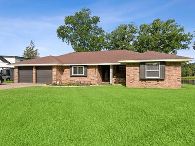 485 E Lake Dr