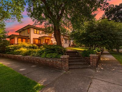 2122 Carroll Ave