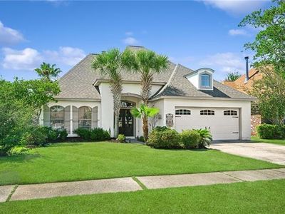 2384 Cours Carson St