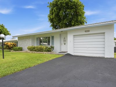 8212 NW 12th Court
