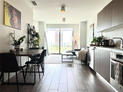 1600 SW 1st Ave APT 813