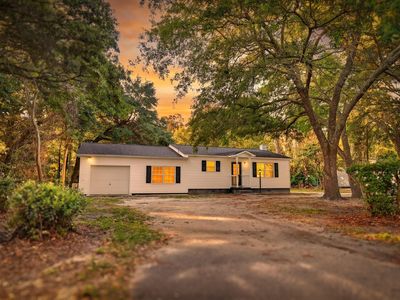 727 Levee Dr