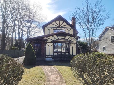 32 Swan River Street