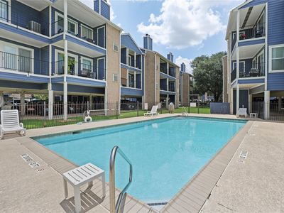 18511 Egret Bay Blvd APT 614