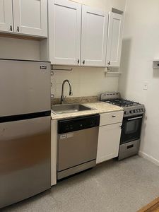 313 E 89th St APT 4E