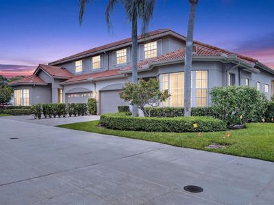 32 Monterey Pointe Drive