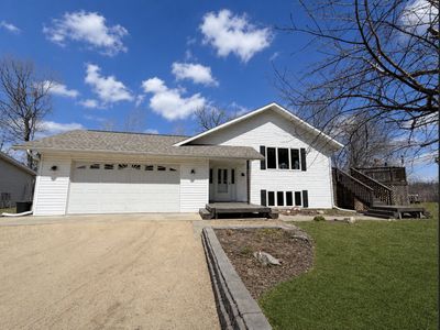 6166 Sandy Dr NE