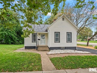 630 W Maple Ave N