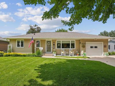 Property at 1515 W 8th St, Cedar Falls, IA